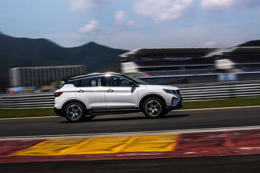  Geely Bin Yue Sport (SX11) 2018 года  (фото 5 из 40)